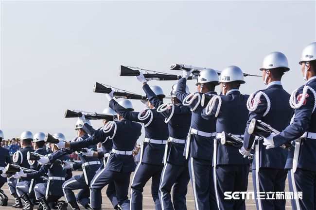 台中清泉崗空軍基地26日對外公開營區參觀　圖／記者林敬旻攝
