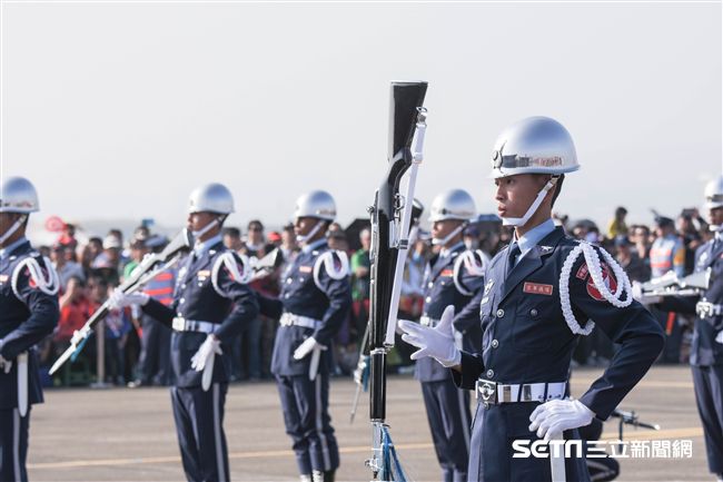 台中清泉崗空軍基地26日對外公開營區參觀　圖／記者林敬旻攝
