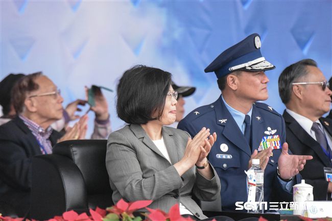 台中清泉崗空軍基地26日對外公開營區參觀，總統蔡英文蒞臨會場　圖／記者林敬旻攝