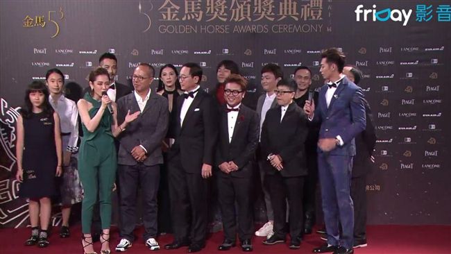 西裝筆挺變高了？納豆：絕沒有穿鞋墊