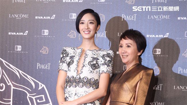 氣質清新脫俗！桂綸鎂小露性感走紅毯