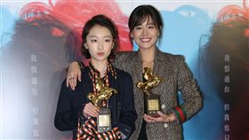 金馬獎新科雙影后周冬雨.馬思純與女配角獎金燕玲.新導演獎黃進兩劇組人馬齊聚慶功
