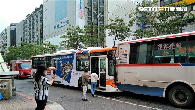 北市2公車追撞　14人受傷送醫