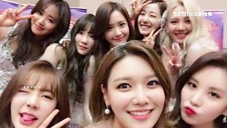 少女時代終合體！透視服超美嗨翻舞台