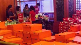 黑色星期五,拍賣,耐吉,Nike,鞋子,鞋盒,災難
(dediejordan IG：https://goo.gl/dJtJ7s)