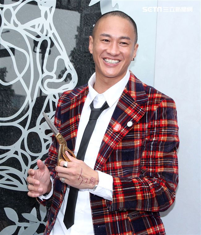 亞洲男神何潤東詮釋健美體態，親手打造男女舒壓會館當老闆，同時也在拍新戲。（記者邱榮吉/攝影）