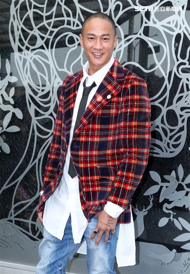 亞洲男神何潤東詮釋健美體態，親手打造男女舒壓會館當老闆，同時也在拍新戲。（記者邱榮吉/攝影）