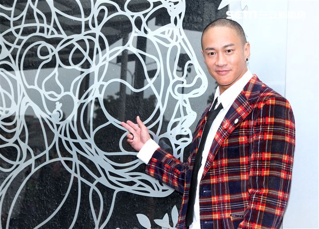 亞洲男神何潤東詮釋健美體態，親手打造男女舒壓會館當老闆，同時也在拍新戲。（記者邱榮吉/攝影）