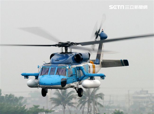 空軍海鷗救護隊使用S70C直升機，負責執行失事機及遇難船艦搜救、傷患運送、災民搶救、沿海巡邏、高山離島運補、各級長官專機等各項任務。（記者邱榮吉/攝影）