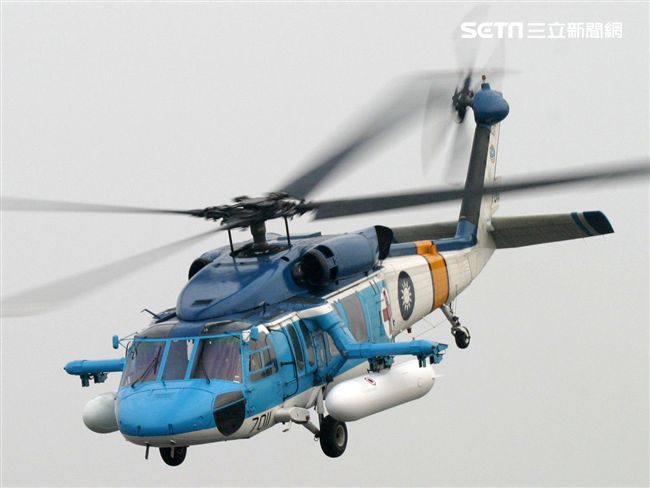 空軍海鷗救護隊使用S70C直升機，負責執行失事機及遇難船艦搜救、傷患運送、災民搶救、沿海巡邏、高山離島運補、各級長官專機等各項任務。（記者邱榮吉/攝影）