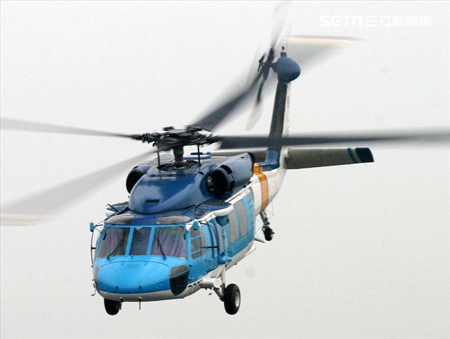 空軍海鷗救護隊使用S70C直升機，負責執行失事機及遇難船艦搜救、傷患運送、災民搶救、沿海巡邏、高山離島運補、各級長官專機等各項任務。（記者邱榮吉/攝影）