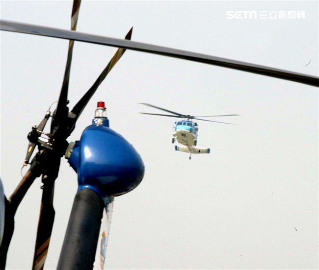 空軍海鷗救護隊使用S70C直升機，負責執行失事機及遇難船艦搜救、傷患運送、災民搶救、沿海巡邏、高山離島運補、各級長官專機等各項任務。（記者邱榮吉/攝影）
