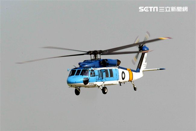 空軍海鷗救護隊使用S70C直升機，負責執行失事機及遇難船艦搜救、傷患運送、災民搶救、沿海巡邏、高山離島運補、各級長官專機等各項任務。（記者邱榮吉/攝影）