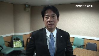 賴神化身醫師　幫市民治「人生酸痛」