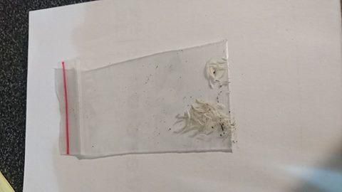 奧客餐廳剪指甲　員工受不了這招回擊