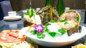 「鱻饗宴台菜海鮮」，三蟹合一（圖／廠商提供）