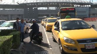 小黃計費不跳表　「3百公尺2百元」