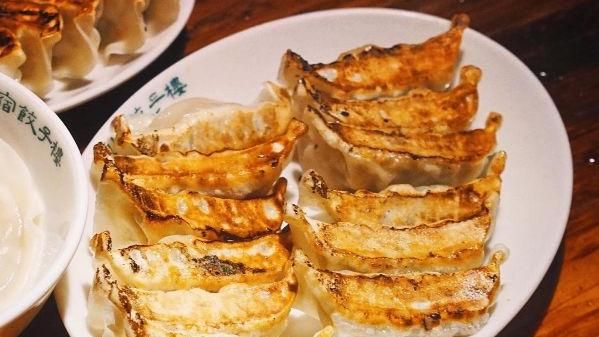 日本東京旅遊必吃！5大香脆煎餃店
