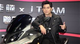 亞洲天王周杰倫跨界合作新創舉，率電競戰隊與本土機車結盟。（記者邱榮吉/攝影）