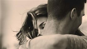 情侶、男朋友、女朋友／flickr－Christian Gonzalez
（https://www.flickr.com/photos/full-aperture/6964303044/in/photolist-bBpSEq-2FXE95-dipeqe-9ReNzL-jvW2pn-wT85Rp-8TJ95Y-ncwfft-5KoE27-65WqWR-ftZMXD-qJvVza-9wwJ9P-oZTD41-GRLpb-acQgaW-ne1hUv-71GLvc-iVcyab-nkaS8T-8qhKMR-rjNECB-GKmHqt-gEFiY2-8KHwng-mQapx8-erSetS-2HN4TU-2HHLxk-r4HA7c-5EbqAp-4J9i43-fL5G4w-qGHQS7-zdSw-a7Tm9R-5YEvtz-nsRz6i-djFGnF-asxVaB-dDyvLk-8tEb7g-dWMfjd-euwyJ-8KKM8S-5Przgn-85EMfE-6R6aeg-8eJUrw-cvBRKb）