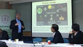 管制日本核災區食品  歐美作法大不同
日本核災區食品解禁與否仍存在許多爭議，台灣食品科
學技術學會2日舉辦國際專家交流會，歐、美專家今分
享對於核災食品因應作為。
中央社記者張茗喧攝