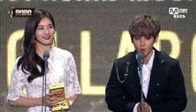 MAMA,香港,Mnet亞洲音樂大獎,秀智,Suzy,伯賢,EXO,頒獎
圖／翻攝自直播網址skpb k-pop live
