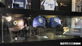 陳偉殷棒球文物展（圖／記者王怡翔攝）