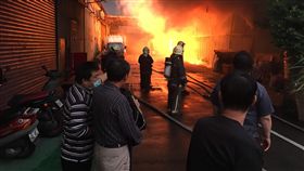 新北市蘆洲區工廠大火／中央社