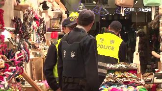 疑金錢糾紛！夜市飾品店遭丟信號彈