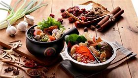 老先覺,火鍋,麻辣鍋,平價,鴛鴦鍋,湯頭,小火鍋