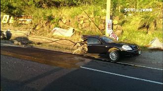 車身遭撞離奇分家　專家研判是這原因