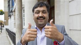 英國,阿巴德,Mohammed Abad,仿生陰莖,車禍,保全,性關係,邀約(英國都市報 http://metro.co.uk/2016/12/04/man-with-bionic-penis-is-too-tired-to-have-sex-with-scores-of-female-admirers-6300992/)