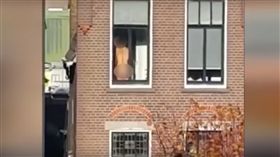 裸體,偷拍,鄉民,出浴,健身房,荷蘭(YOUTUBE https://www.youtube.com/watch?v=LX8xx0zRnHM)