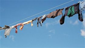 晾衣服,flickr-Rocco Lucia-https://www.flickr.com/photos/foxtwo/3321115/