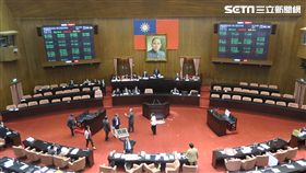立法院，勞基法。記者盧素梅攝
