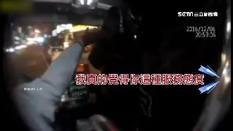 不滿公車速度慢　女乘客拿鐵杆毆司機