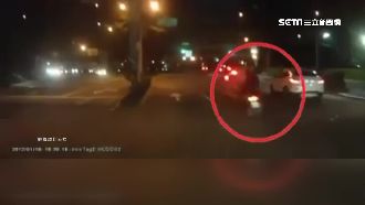 惡煞不滿被按喇叭　竟持鋁棒當街砸車