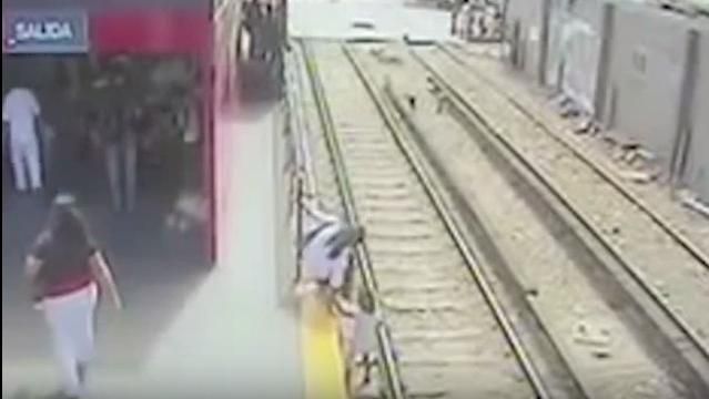 阿根廷母女跳軌逃票　火車進站險送命