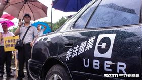 批政府放縱Uber 上千小黃立院按喇叭抗議 記者林敬旻攝