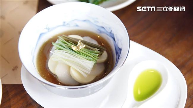 江振誠東方美人湯　端進華航A350