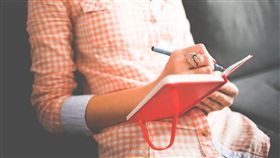 寫字,記錄,紀錄,閱讀,日記,筆記,旅行,獨處（圖／Pixabay）