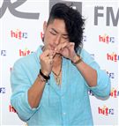 吳建豪新專輯《#MWHYB 音樂不羈》已經正式發行 ，層在人氣節目《爸爸去哪兒》客串與夏天的互動感動了許多觀眾，兩人一起畫畫，再現彼此間的好感情。（記者邱榮吉/攝影）