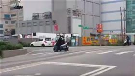 暖警（圖／翻攝自爆料公社臉書）