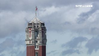 獨／總統府藏玄機！塔頂木板幫祈福