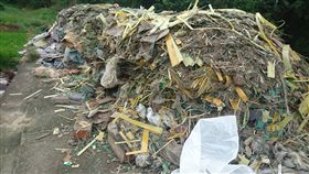 偷倒,廢棄物,苗栗,彰化,稻田,農民,農田,車斗,壓死▲圖／中央社提供