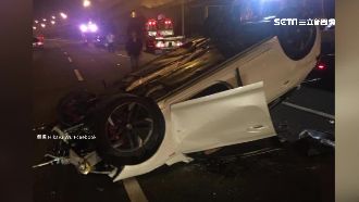 BMW換車道出槌　轎車遭撞引擎噴飛