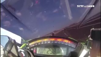 重機車隊狂飆　騎士車禍四肢散落地面