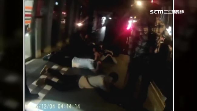 「不要欺負女生」等車男勸架反遭圍毆