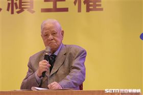 前總統李登輝10日出席「2016深化民主文化，追求永續主權」募款餐會並發表談話。（圖／記者林敬旻攝）