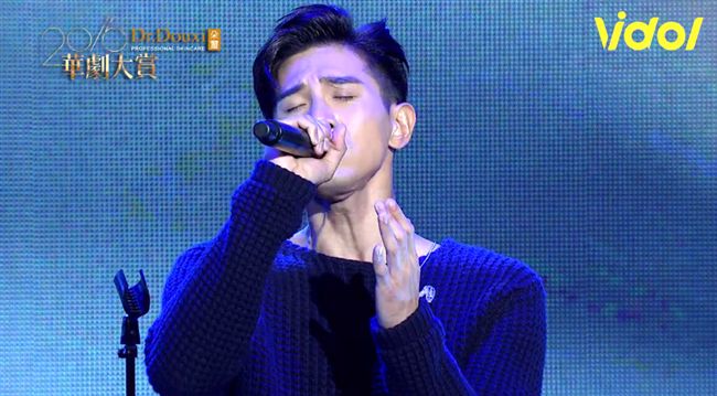 華賞／張立昂深情演唱　粉絲如癡如醉